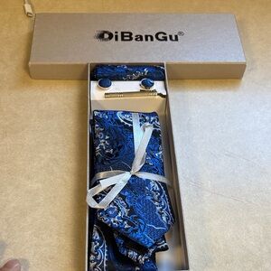 DiBanGu Blue and Black Paisley Tie Set with Accessories